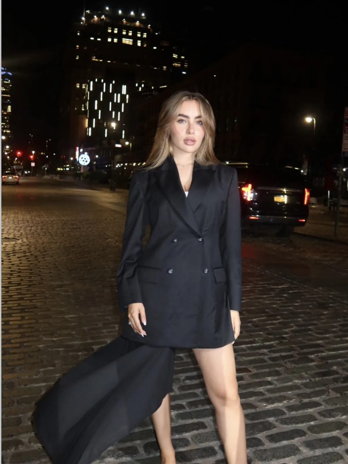 Vestido blazer negro de sastrería femenina hecho a medida
